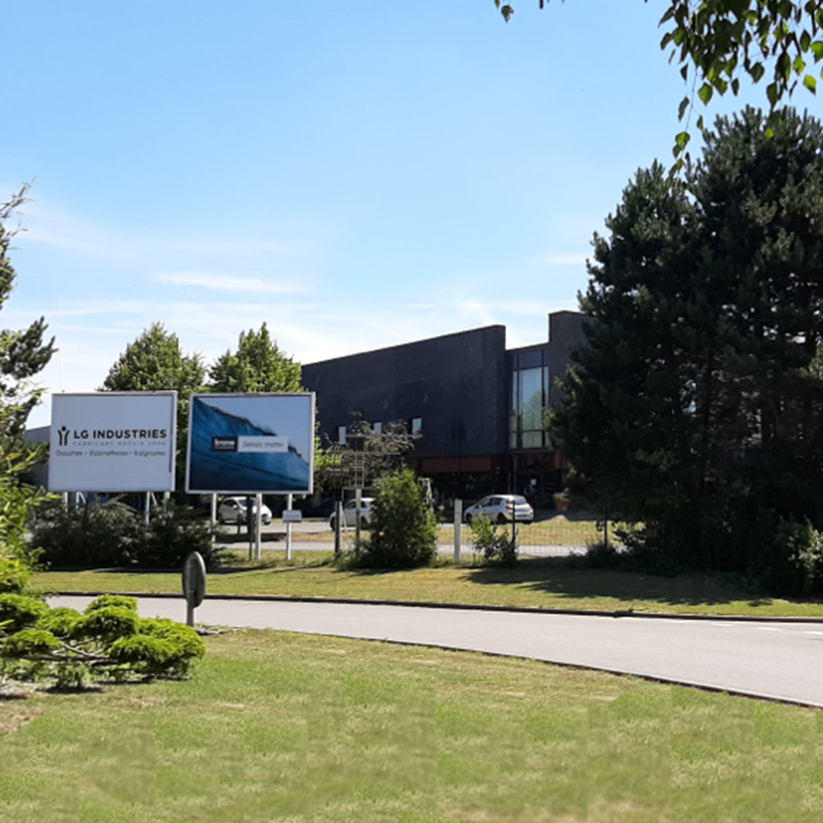 Locaux et espaces verts de LG INDUSTRIES à Phalempin